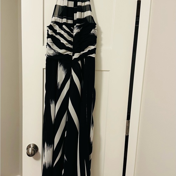 White House Black Market Black and White Halter Dress 6 - Picture 6 of 7